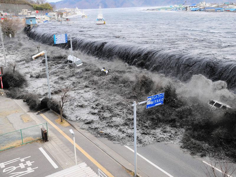 Un pequeño pueblo de costa durante el tsunami del 2011. Smithsonian